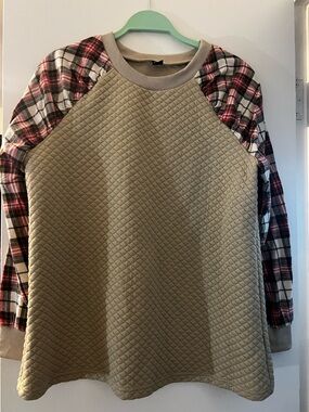 SHEIN Quilted Taupe Crewneck Sweatshirt